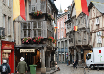 Улица в Динане, Франция. Фото 3 – фотографии Франции