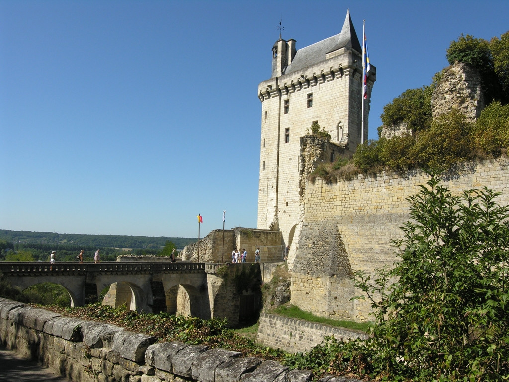 Крепость в Шиноне, Франция – фотографии Франции