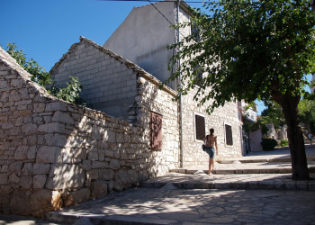 Дома в Примоштен, Хорватия – фотографии Хорватии