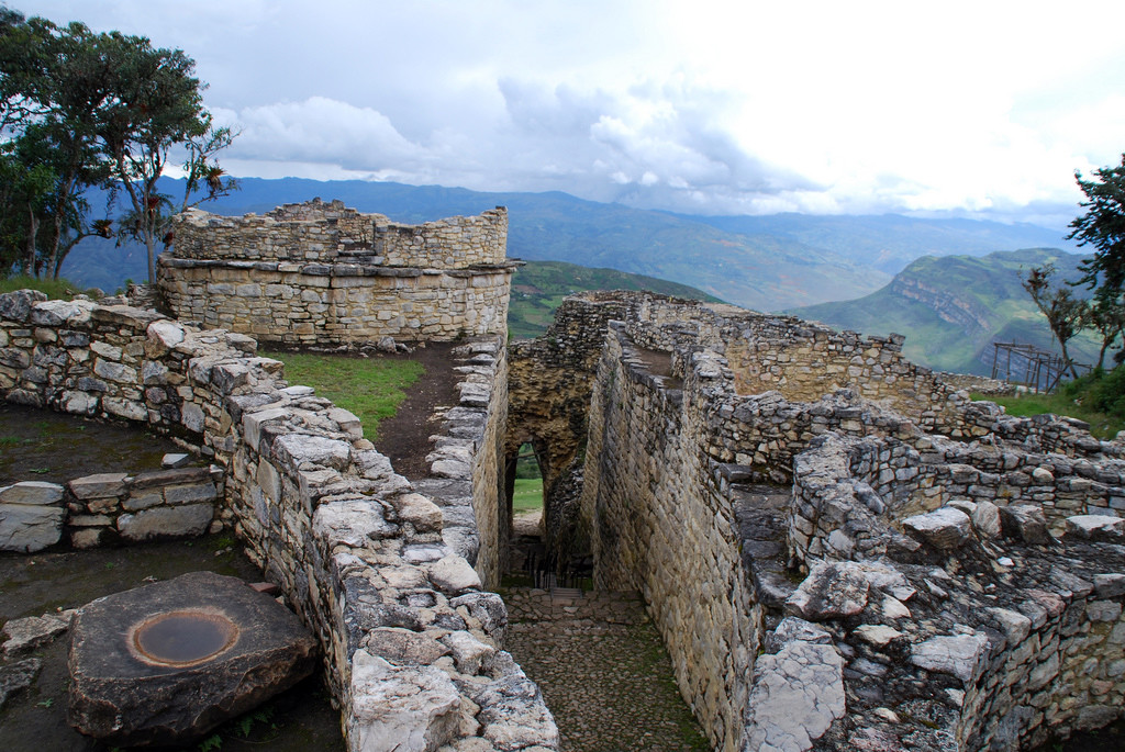 Руины комплекса Куэлап – фотографии Перу