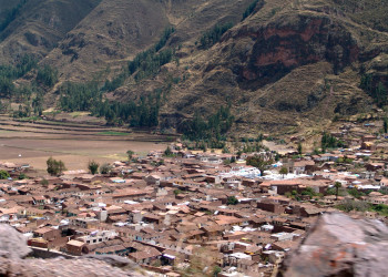 Панорама города Писак (Pisak) в Священной долине Инков, Перу – фотографии Перу