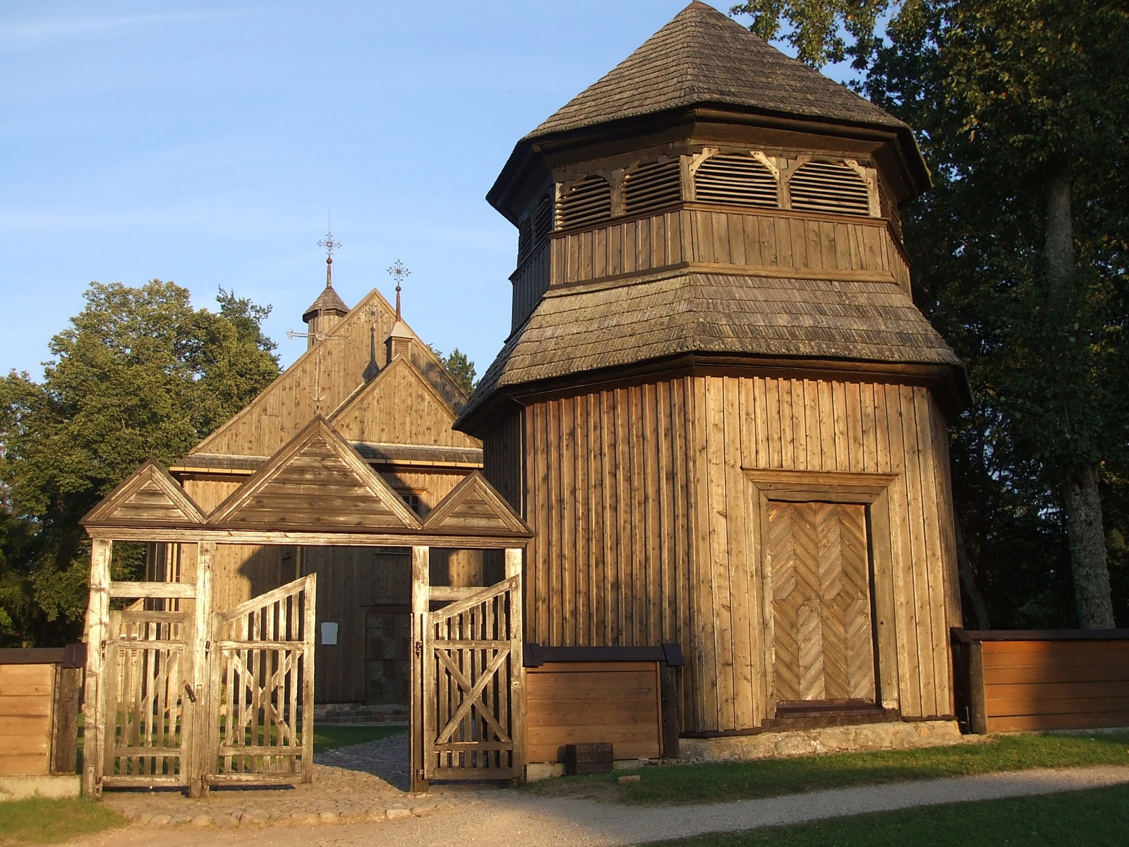 Костёл Святого Иосифа - старейшая деревянная церковь Литвы – фотографии Литвы