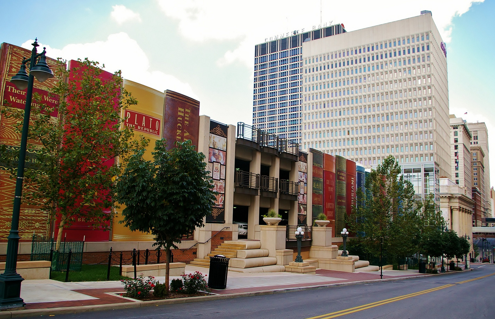 Здание Публичной библиотеки Канзас-Сити – фотографии США