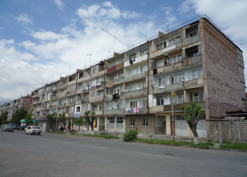 Дома в Вагаршапат, Армения – фотографии Армении