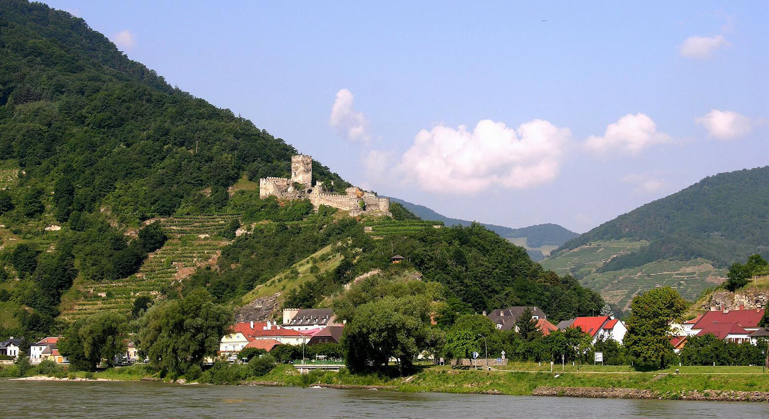 Руины замка Хинтерхаус (Ruine Hinterhaus) – фотографии Австрии