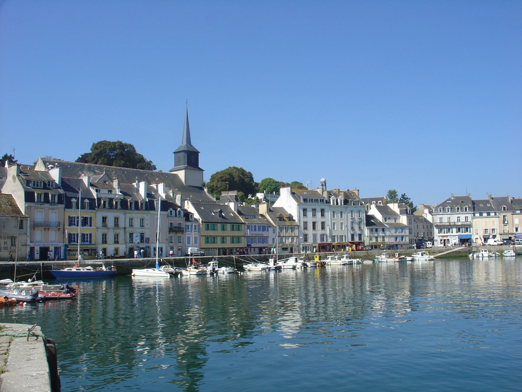 Дома на набережной в Ле-Пале, Франция. Фото 4 – фотографии Франции