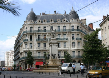 Памятник в Гренобле, Франция – фотографии Франции