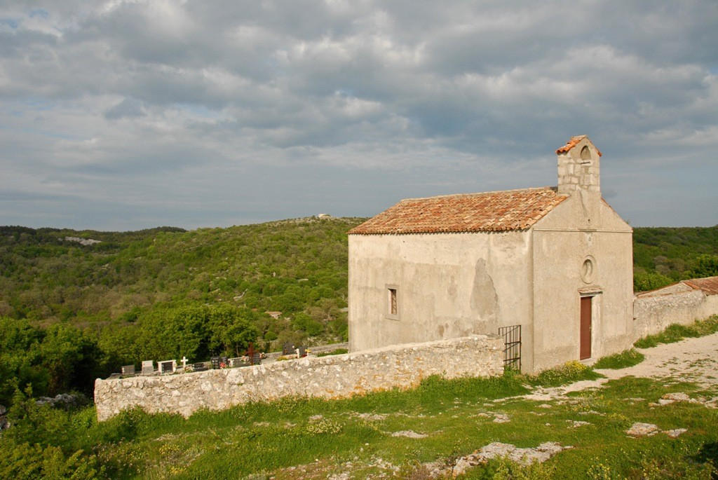 Кладбище в Лубенице, Хорватия. Фото 1 – фотографии Хорватии