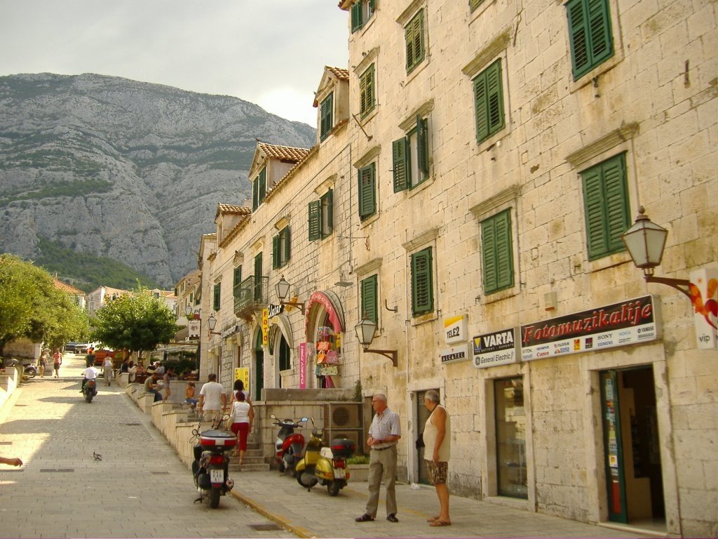 Улица в Макарска, Хорватия – фотографии Хорватии