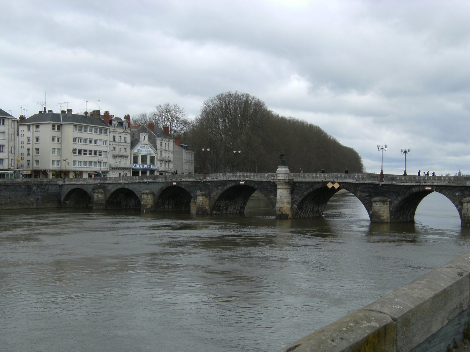 Мост в Анже, Франция. Фото 1 – фотографии Франции