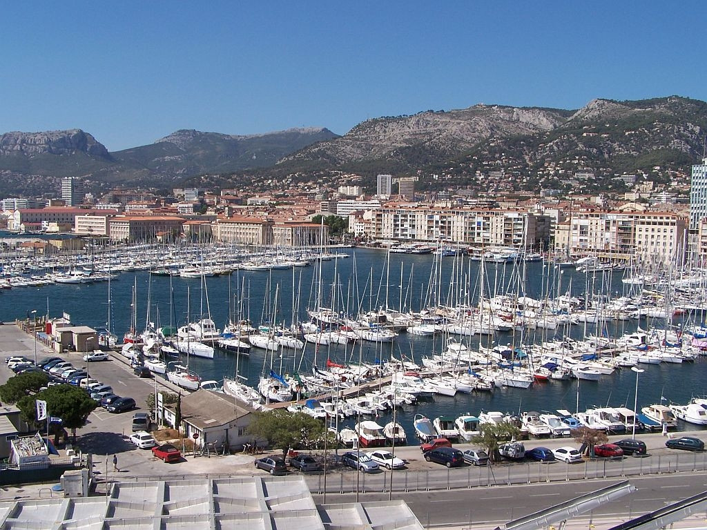Порт в Тулоне, Франция – фотографии Франции