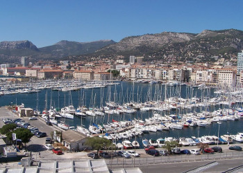 Порт в Тулоне, Франция – фотографии Франции