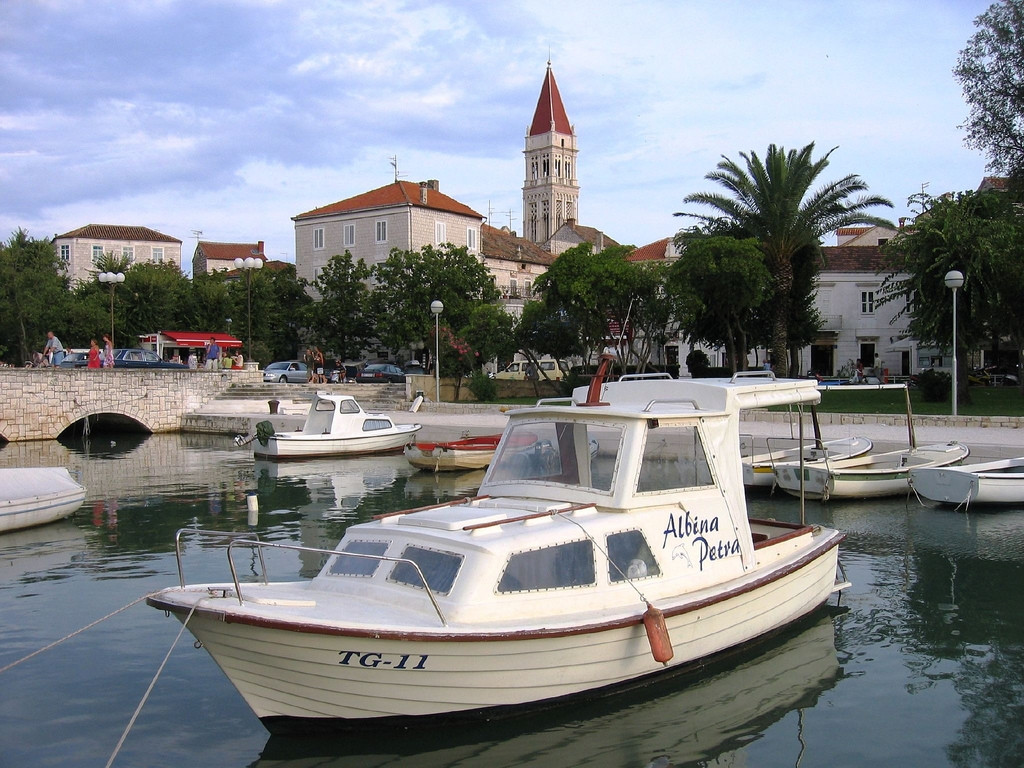Катера в Трогире, Хорватия – фотографии Хорватии