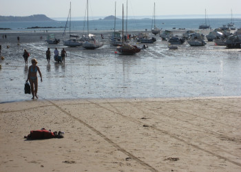 Пляж в Эрки, Франция – фотографии Франции