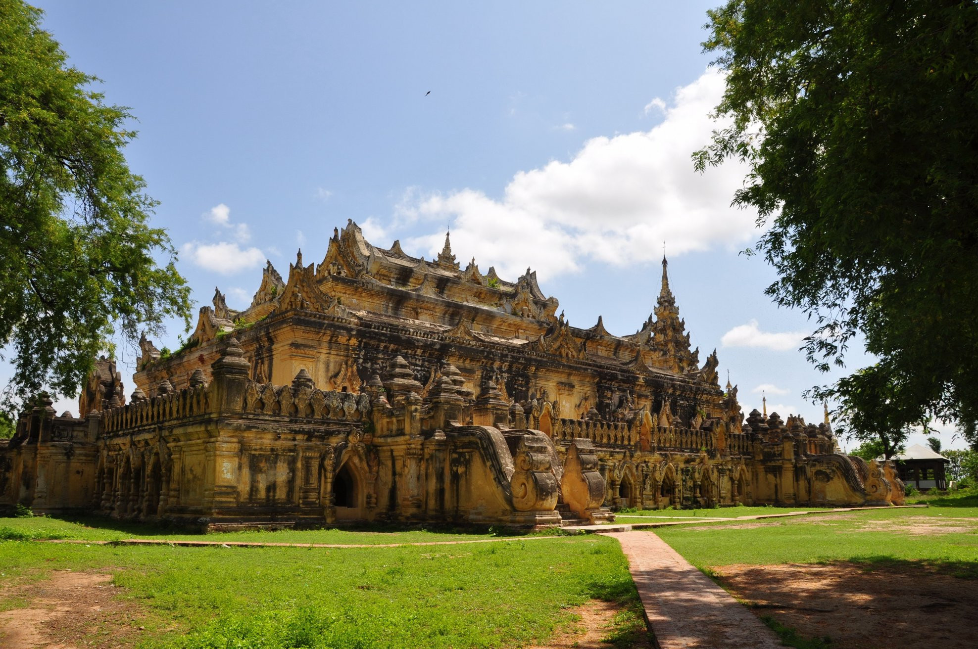 Маха-Аунме-Бонзан (Maha Aungmye Bonzan) – фотографии Мьянмы