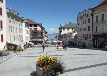 Дома в Эвиан-ле-Бен, Франция. Фото 2 – фотографии Франции