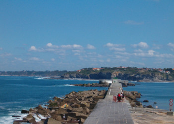 Набережная в Сибуре, Франция. Фото 4 – фотографии Франции