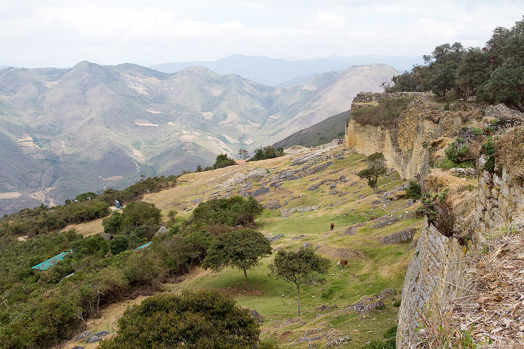 Вид со стен Куэлапа – фотографии Перу