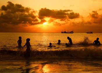 Закат на побережье Бали в Индонезии – фотографии Индонезии