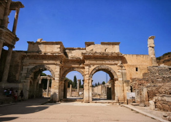 Величайшая архитектурная памятка город Эфес (Efes) в Турции – фотографии Турции