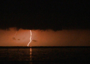 Молнии на реке Кататумбо (Catatumbo lightning), Венесуэла – фотографии Венесуэлы
