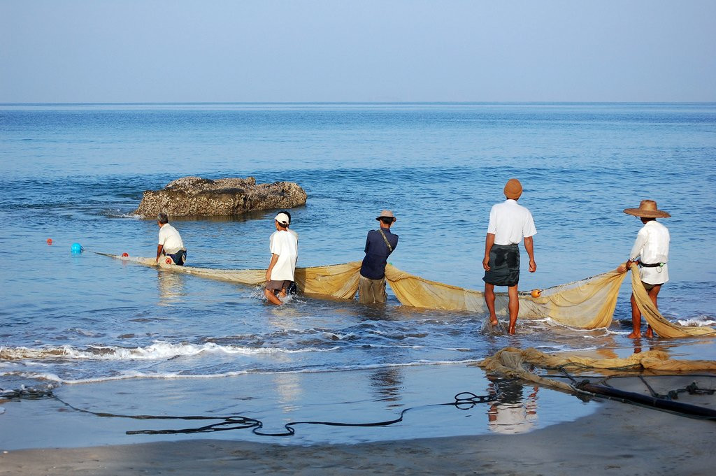 Рыбаки в Нгве-Саунг-Бич, Мьянма – фотографии Мьянмы