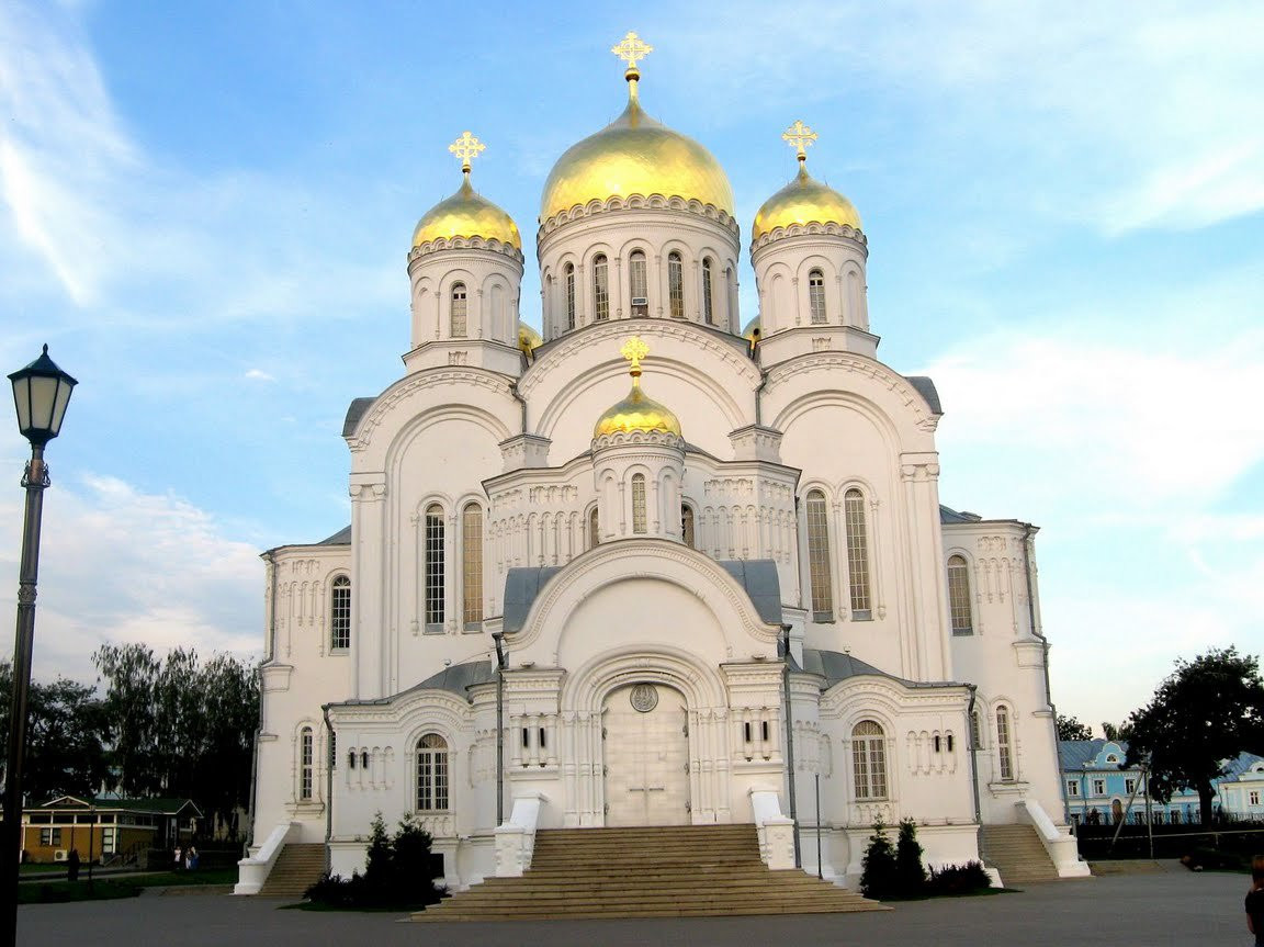 Храм в Серафимо-Дивеевском монастыре, Россия – фотографии России