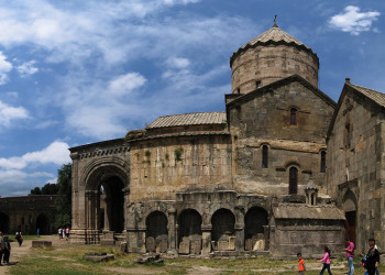 Внешняя архитектура монастыря Татев, Горис, Армения – фотографии Армении