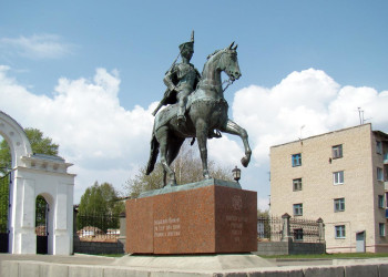 Памятник Надежде Дуровой в Елабуге – фотографии России