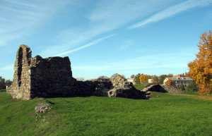 Руины замка в Резекне (Rēzekne) – фотографии Латвии