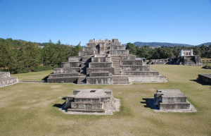 Zaculeu_plaza – фотографии Гватемалы