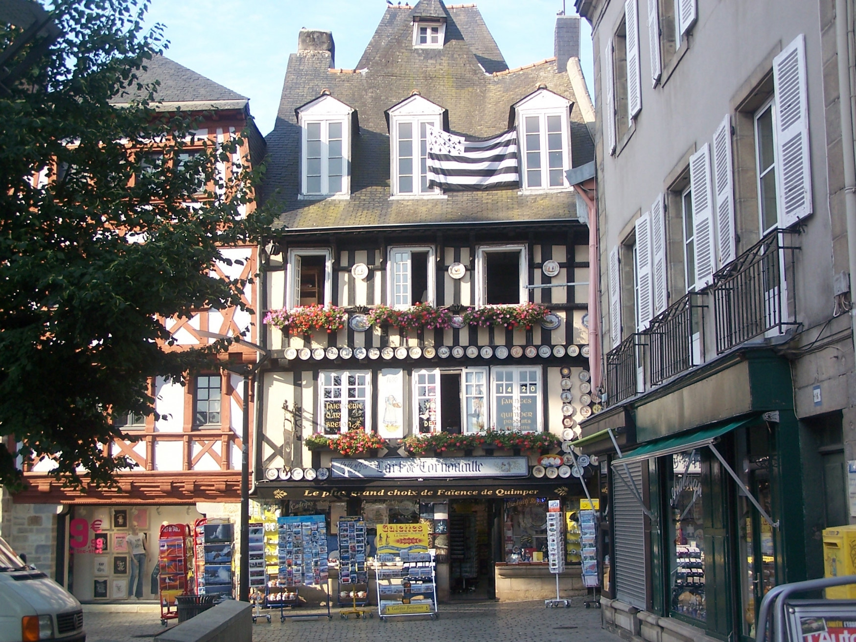 Магазины в Кемпере, Франция. Фото 1 – фотографии Франции