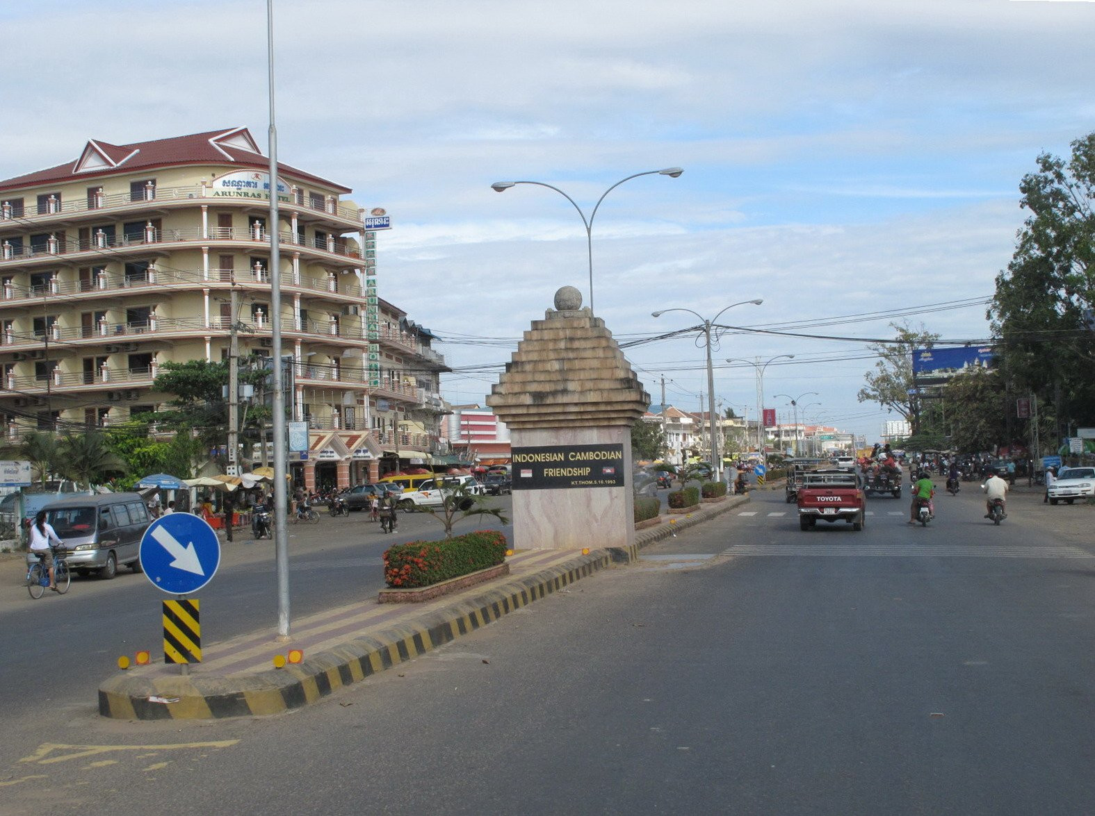 Улица в Кампонгтхоме, Камбоджа. Фото 4 – фотографии Камбоджи