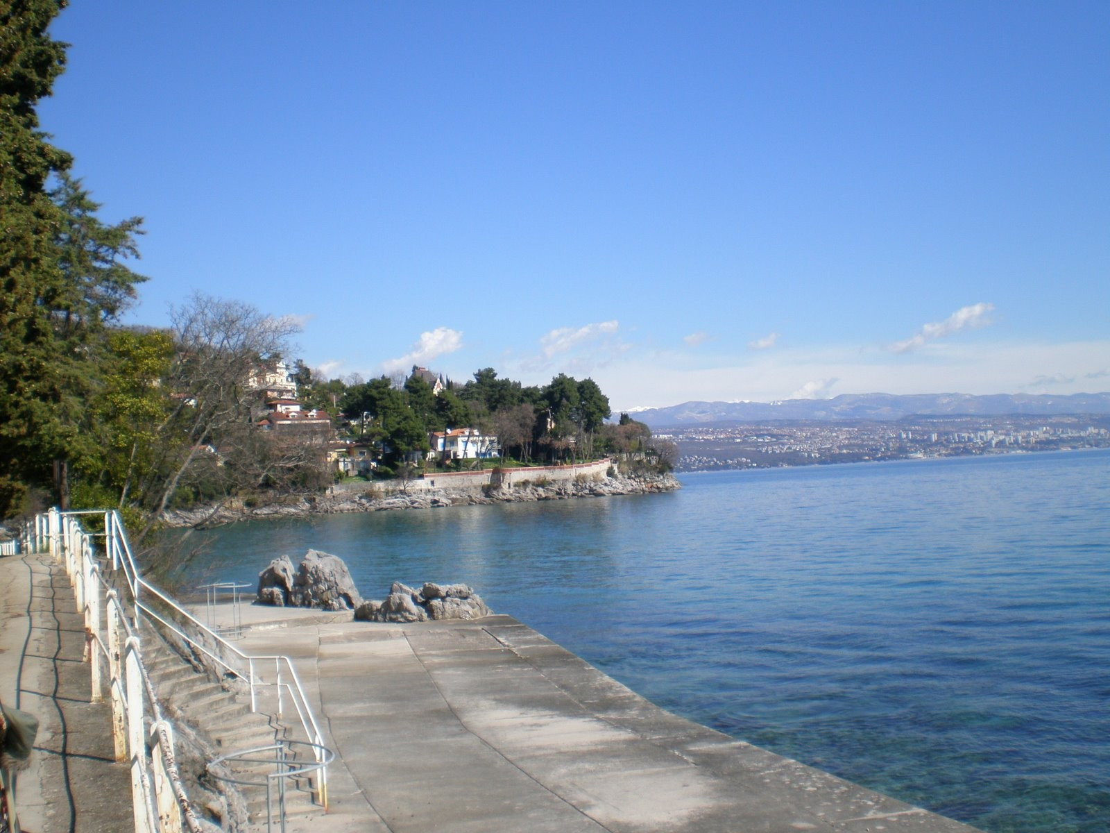 Набережная в Ичичи, Хорватия. Фото 1 – фотографии Хорватии