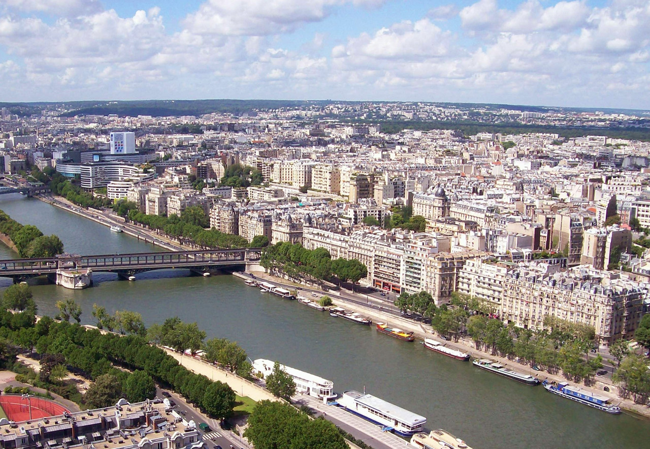 Река Сена в Париже, Франция – фотографии Франции