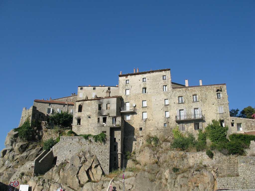 Дома в Сартене, Франция. Фото 5 – фотографии Франции