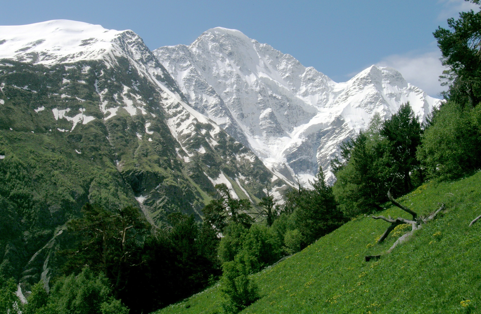 Вид с горы Чегет, Россия. Фото 4 – фотографии России