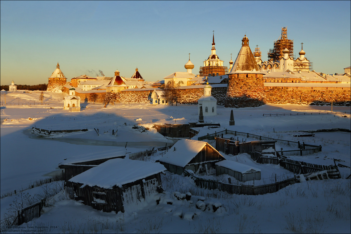 Соловецкий монастырь на Большом Соловецком острове, зима – фотографии России