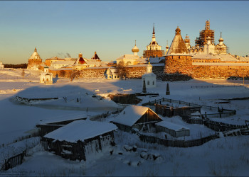Соловецкий монастырь на Большом Соловецком острове, зима – фотографии России
