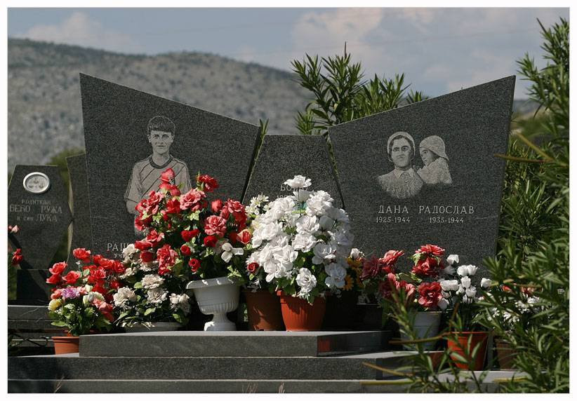 Кладбище в Подгорица, Черногория. Фото 1 – фотографии Черногории