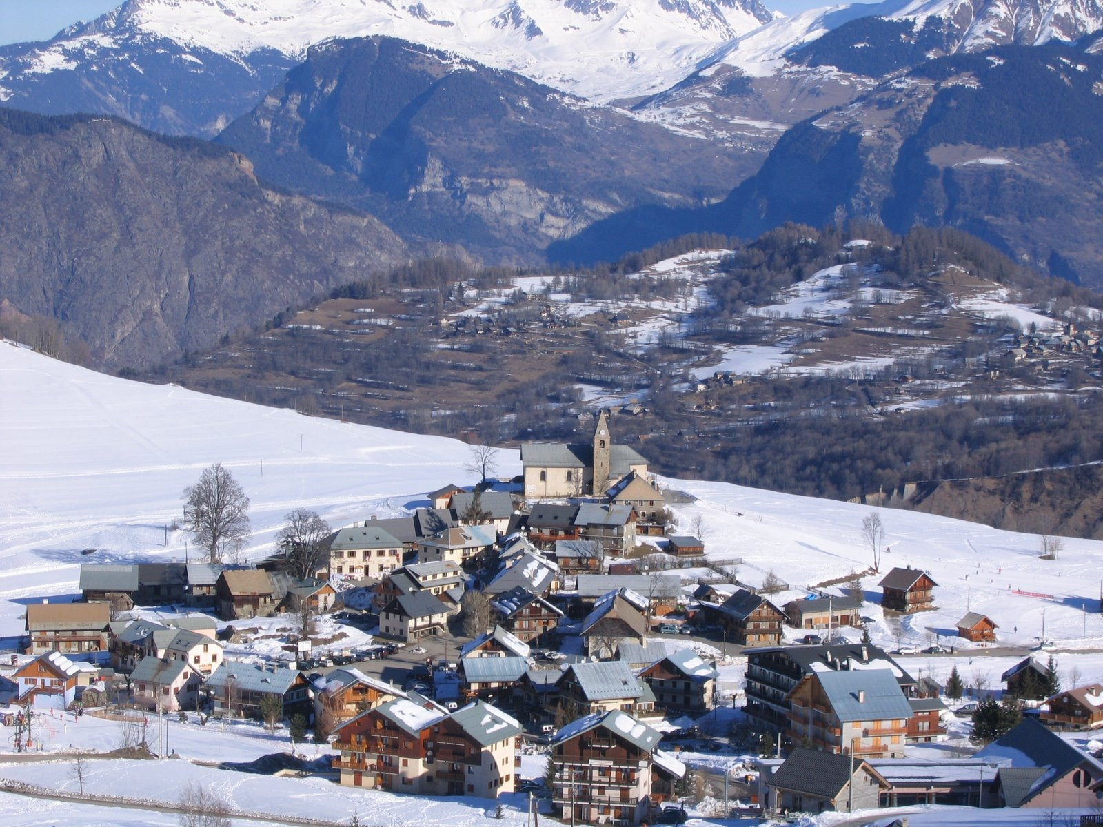 Деревня в Ле-Албиезе, Франция. Фото 9 – фотографии Франции