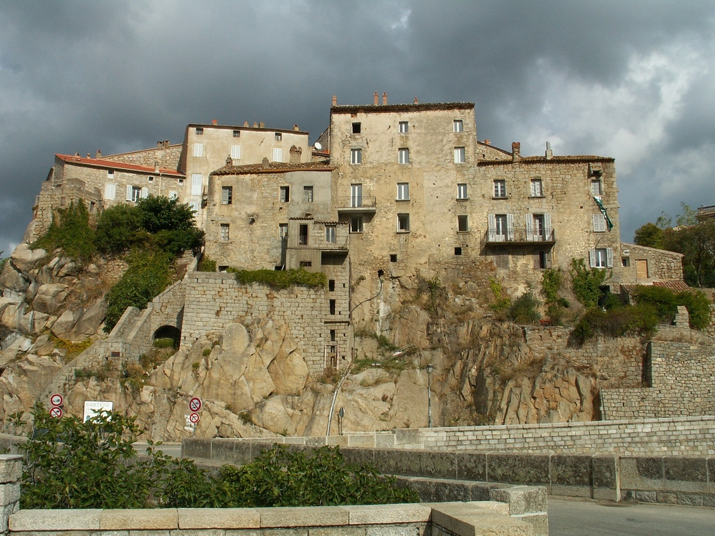 Дома в Сартене, Франция. Фото 8 – фотографии Франции