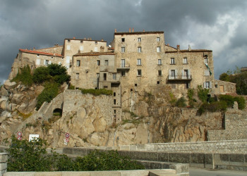 Дома в Сартене, Франция. Фото 8 – фотографии Франции