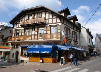 Магазины в Виллар-де-Лан, Франция – фотографии Франции