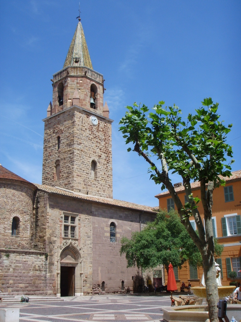 Достопримечательность в Фрежюсе, Франция – фотографии Франции