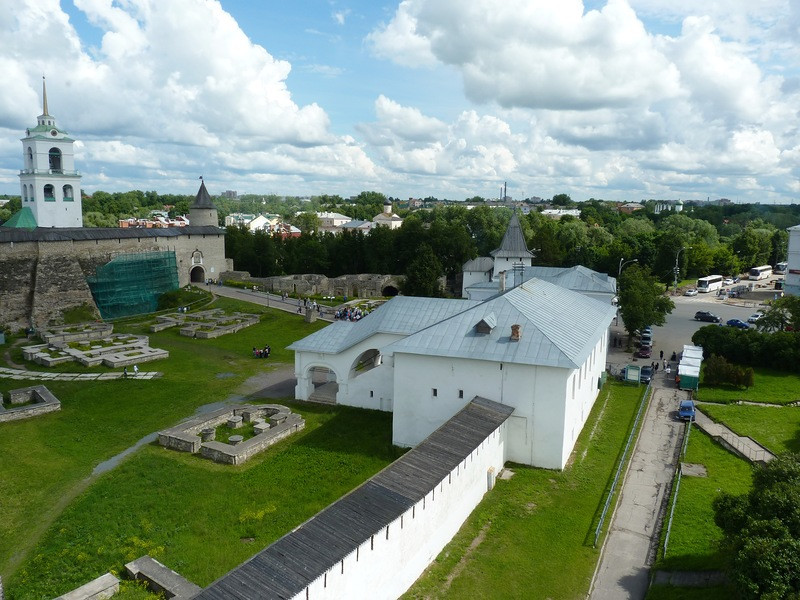 Приказные палаты в Пскове возле Кремля – фотографии России