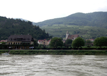 Дунай в районе городка Шпиц – фотографии Австрии