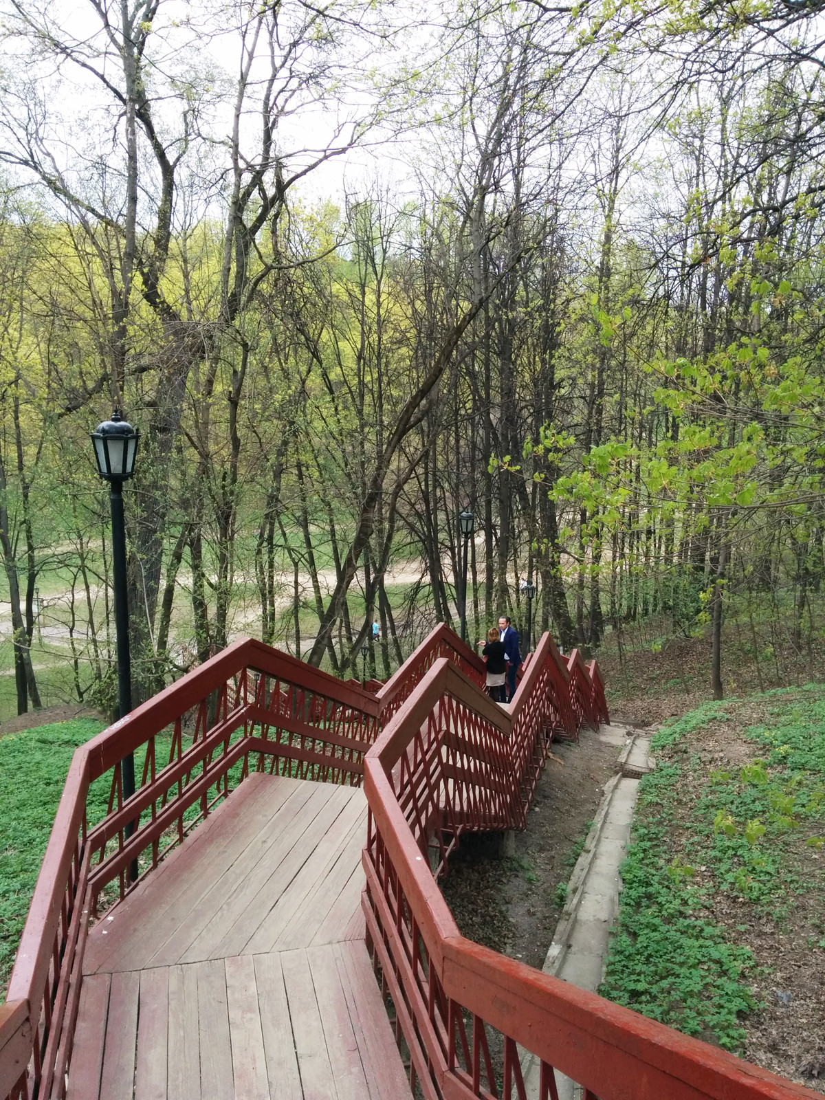 Парк Коломенское в Москве, лестница вниз к набережной – фотографии России