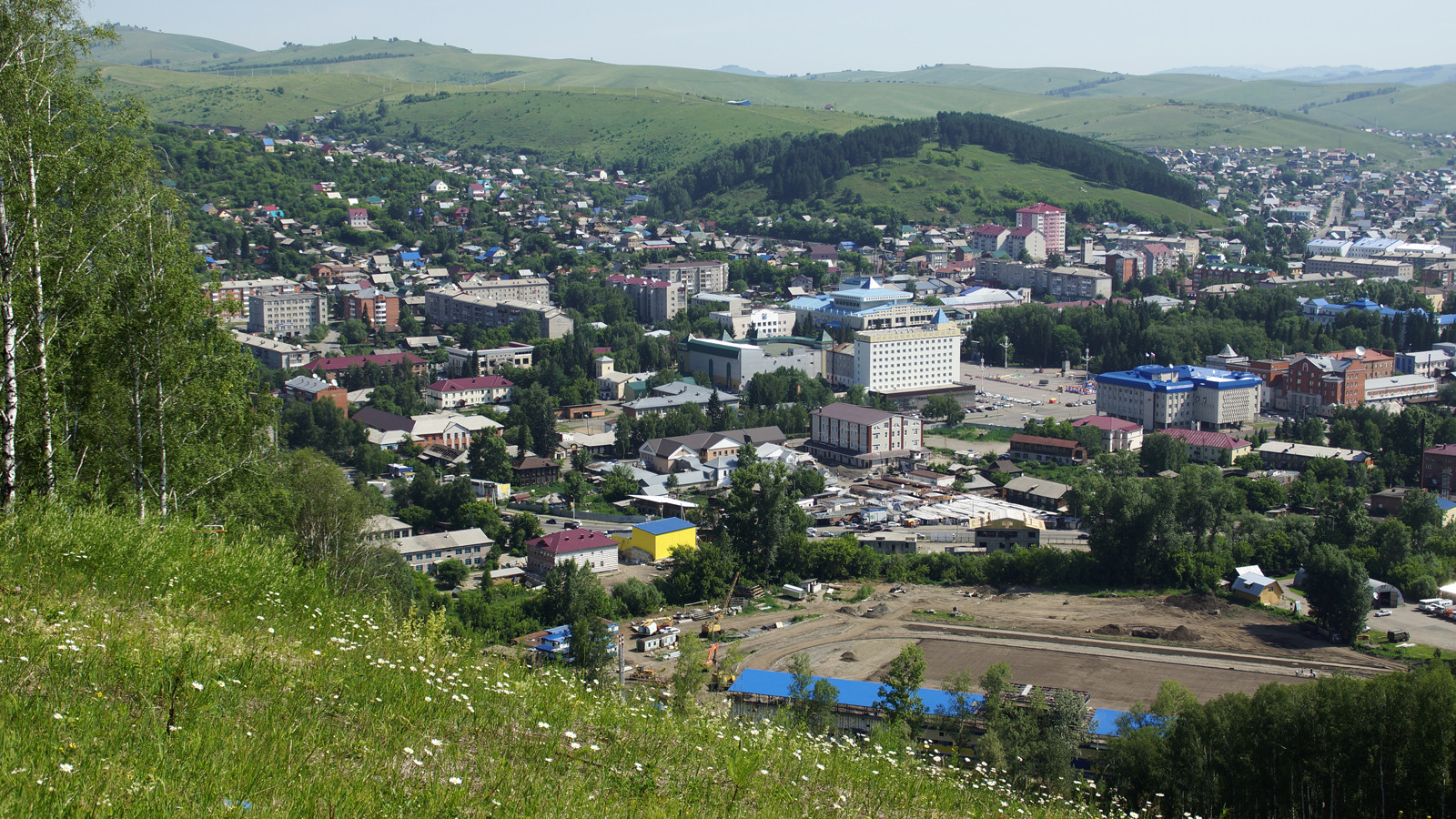 Город Горно-Алтайск в Республике Алтай. Фото 1 – фотографии России