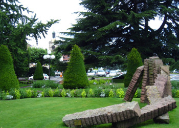 Сквер в Эвиан-ле-Бен, Франция – фотографии Франции